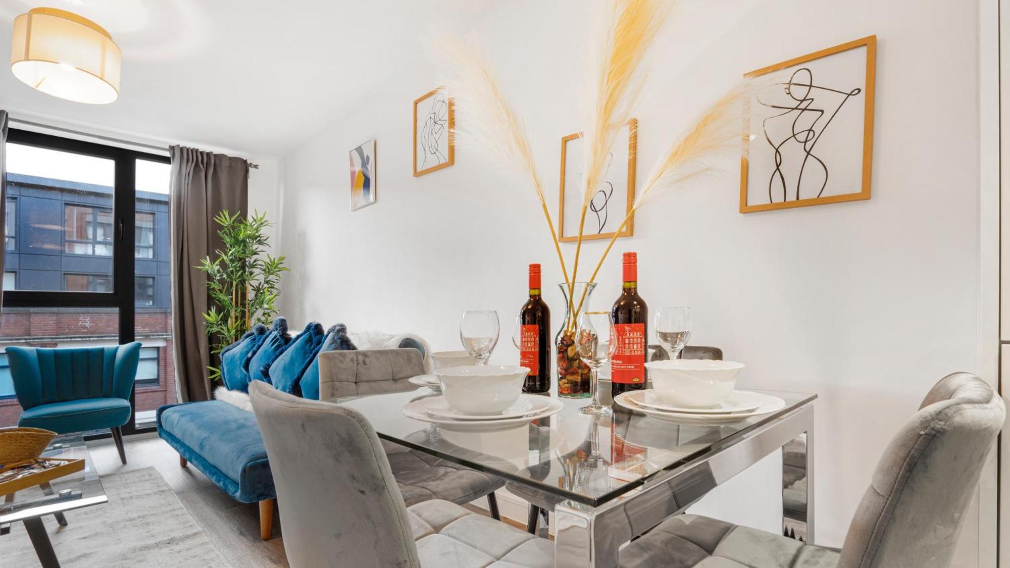 Oceanic Bliss: 2 Bed 2 Bath + Free Park + Netflix Apartment Birmingham Exterior photo