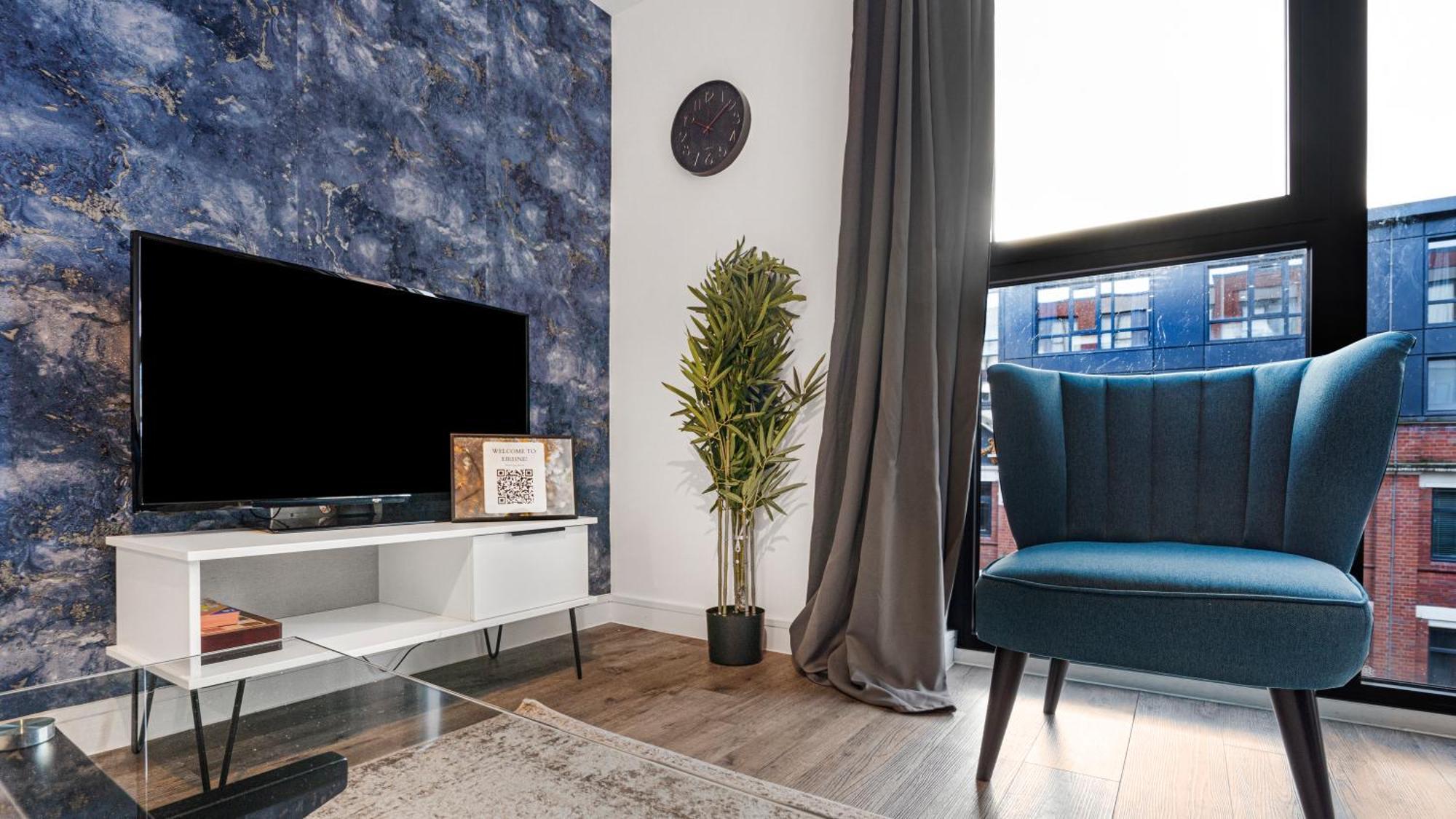 Oceanic Bliss: 2 Bed 2 Bath + Free Park + Netflix Apartment Birmingham Exterior photo