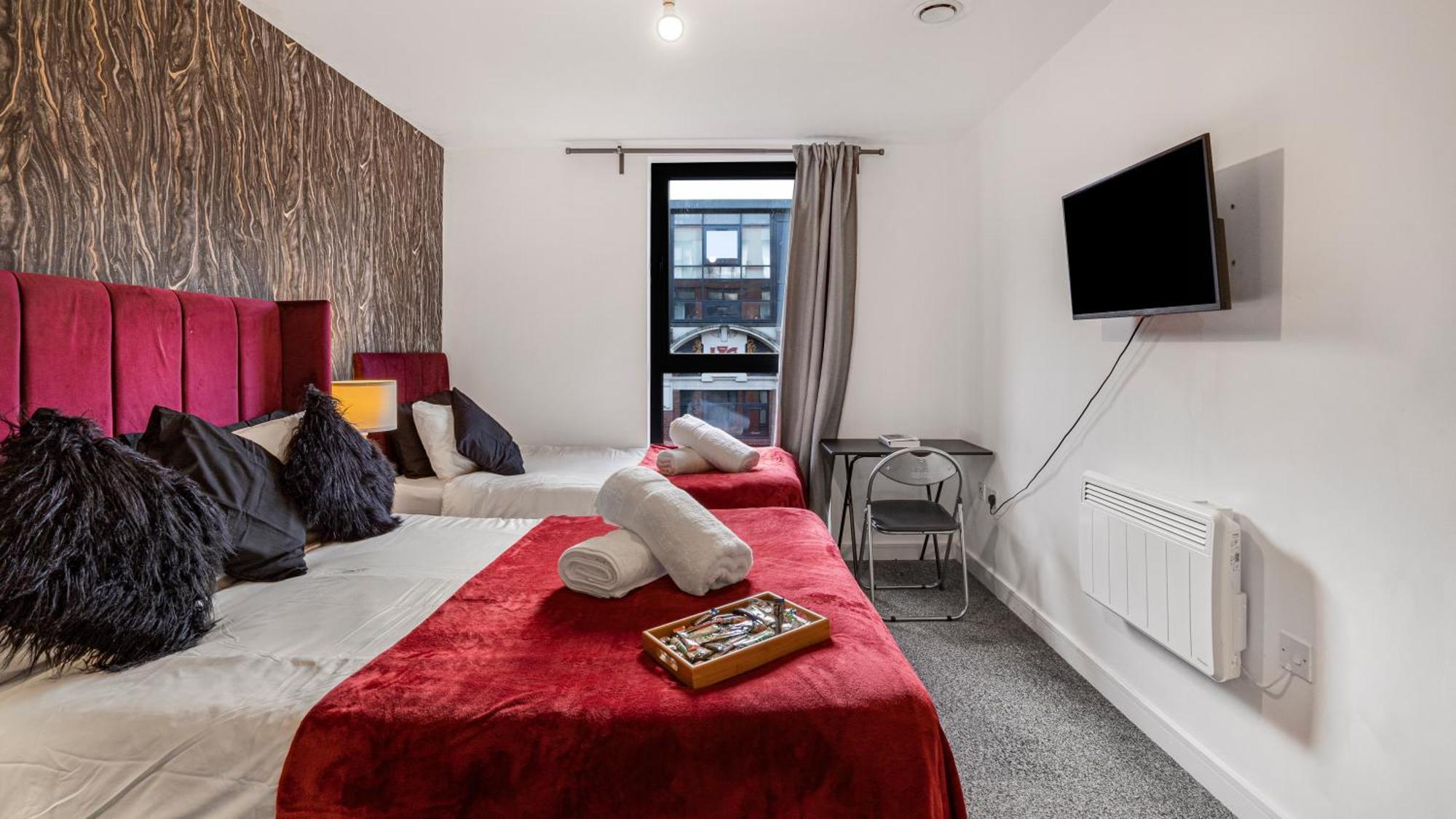 Oceanic Bliss: 2 Bed 2 Bath + Free Park + Netflix Apartment Birmingham Exterior photo